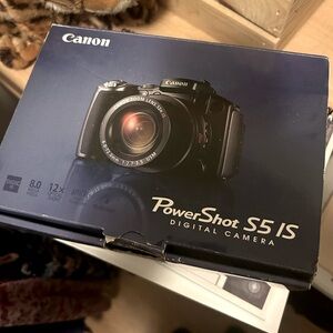 Canon Pro Shot S5 IS camera